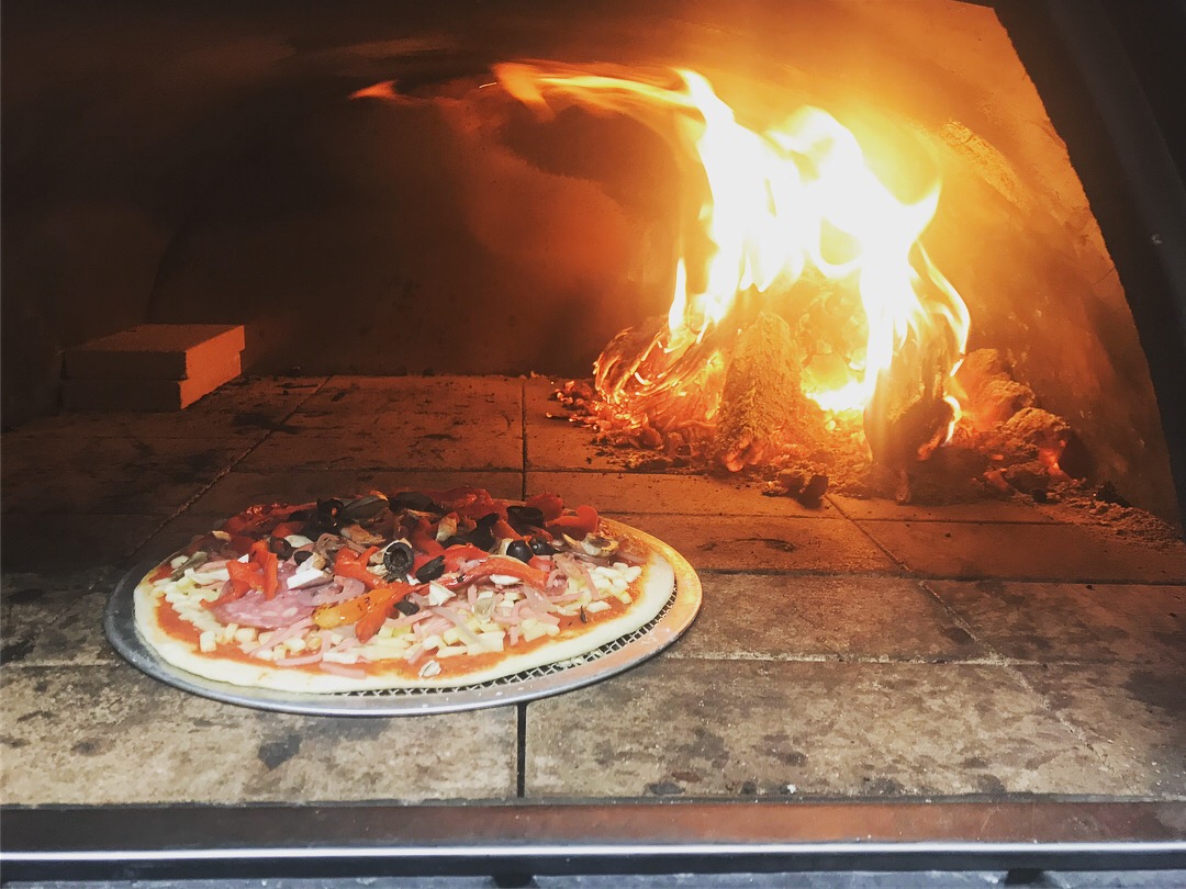 mobile wood fired pizza
